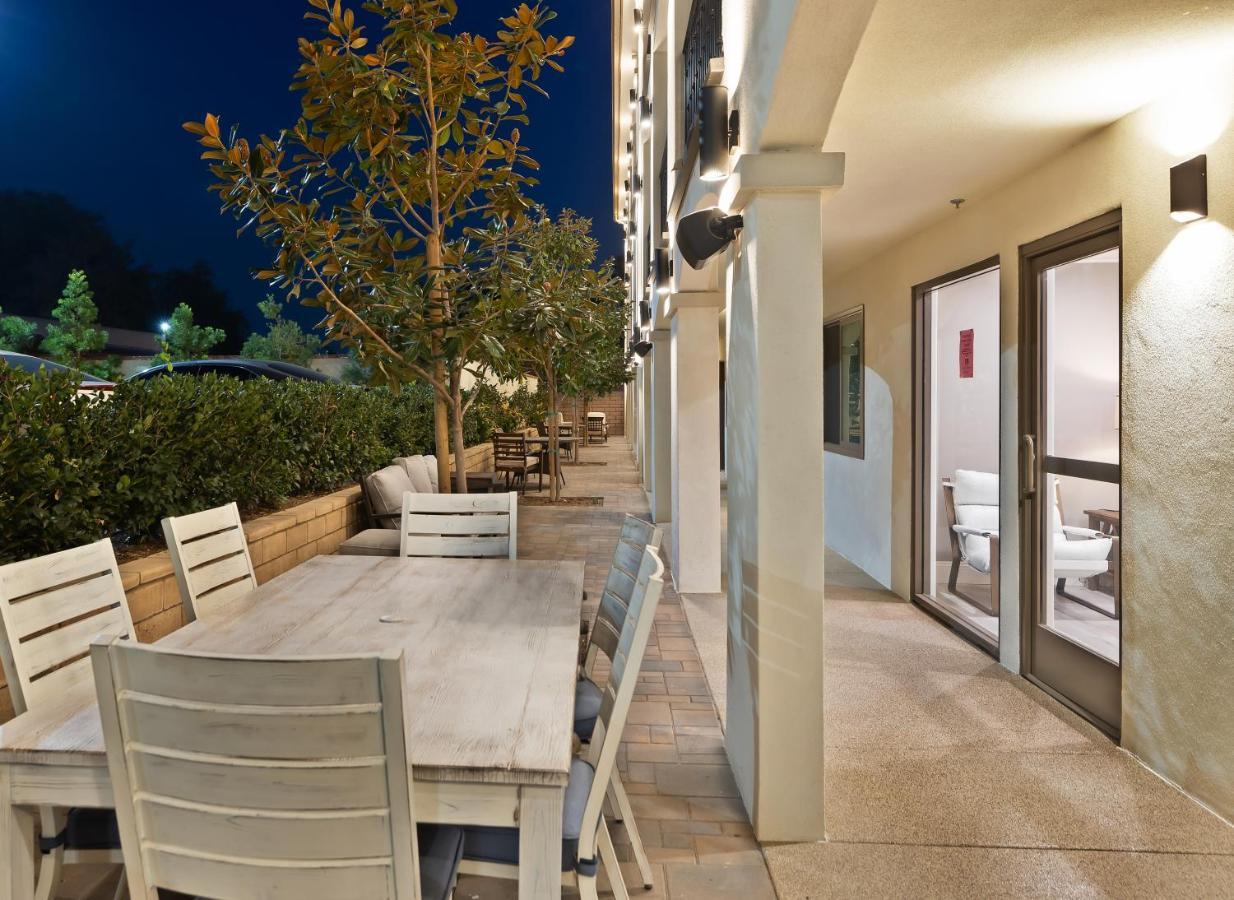 Hotel Huntington Duarte Exteriér fotografie